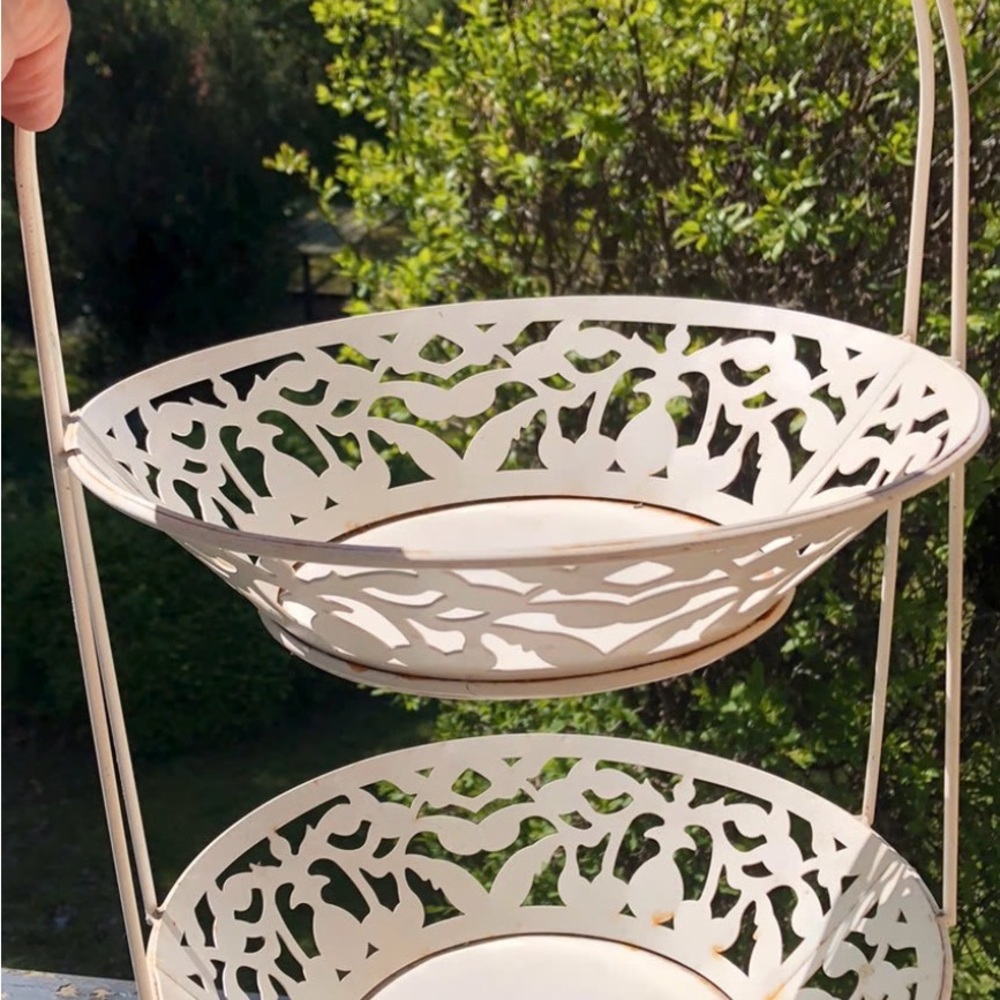 ❤️ Vintage Chic Quality Two-Tier Pie Stand Easter Show Piece Made of Solid metal